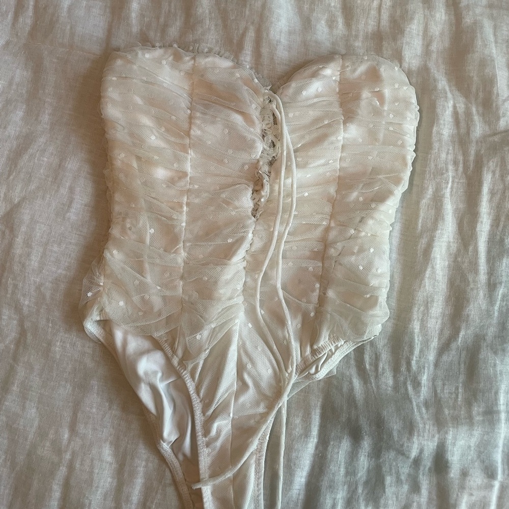 Princess polly bodysuit - Picture 2 of 3